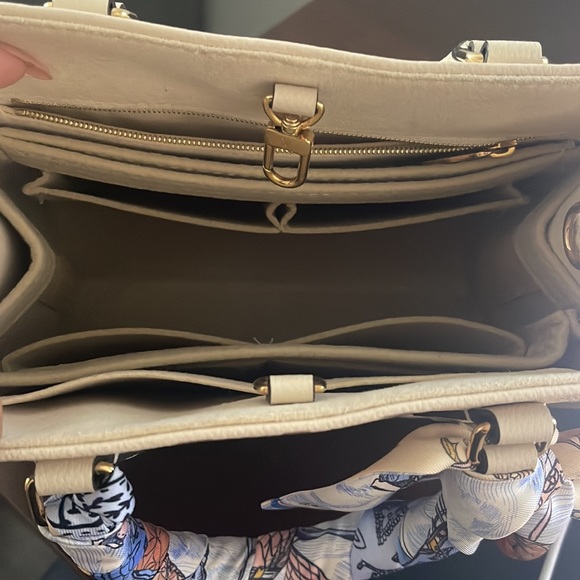 SOLD Louis Vuitton on the go PM - Picture 6 of 6